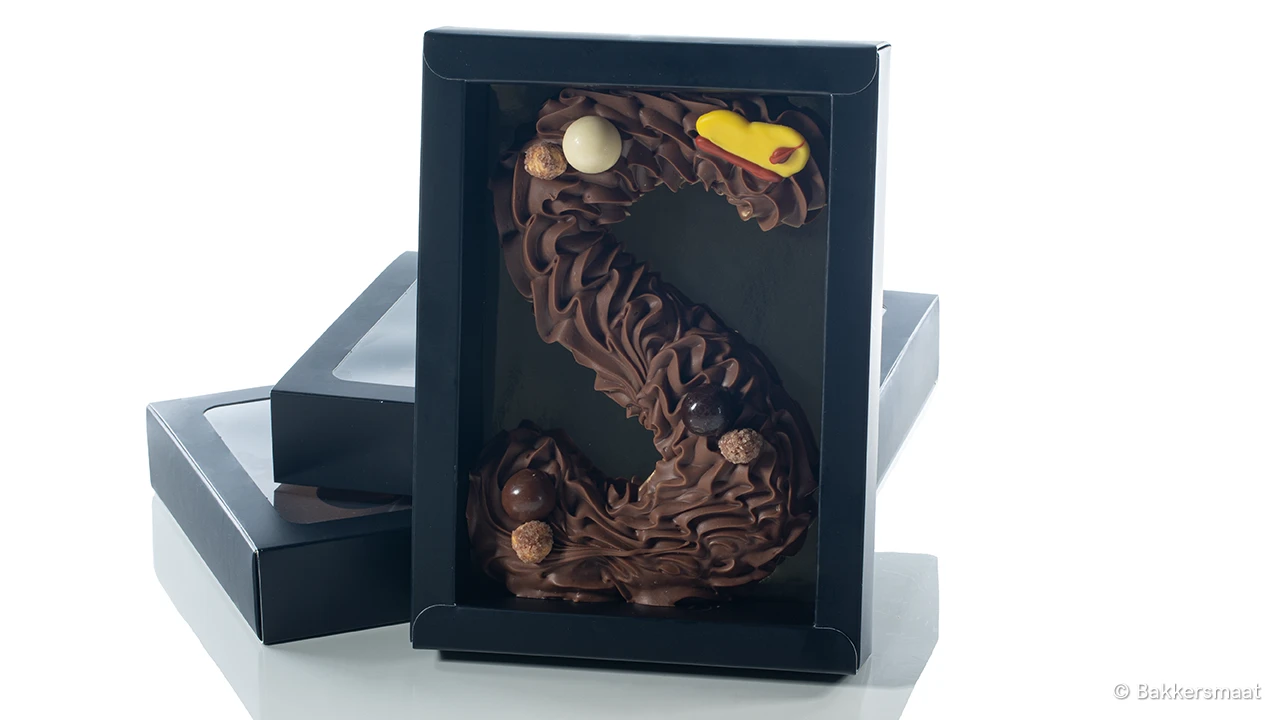 Chocolade letter opgespoten