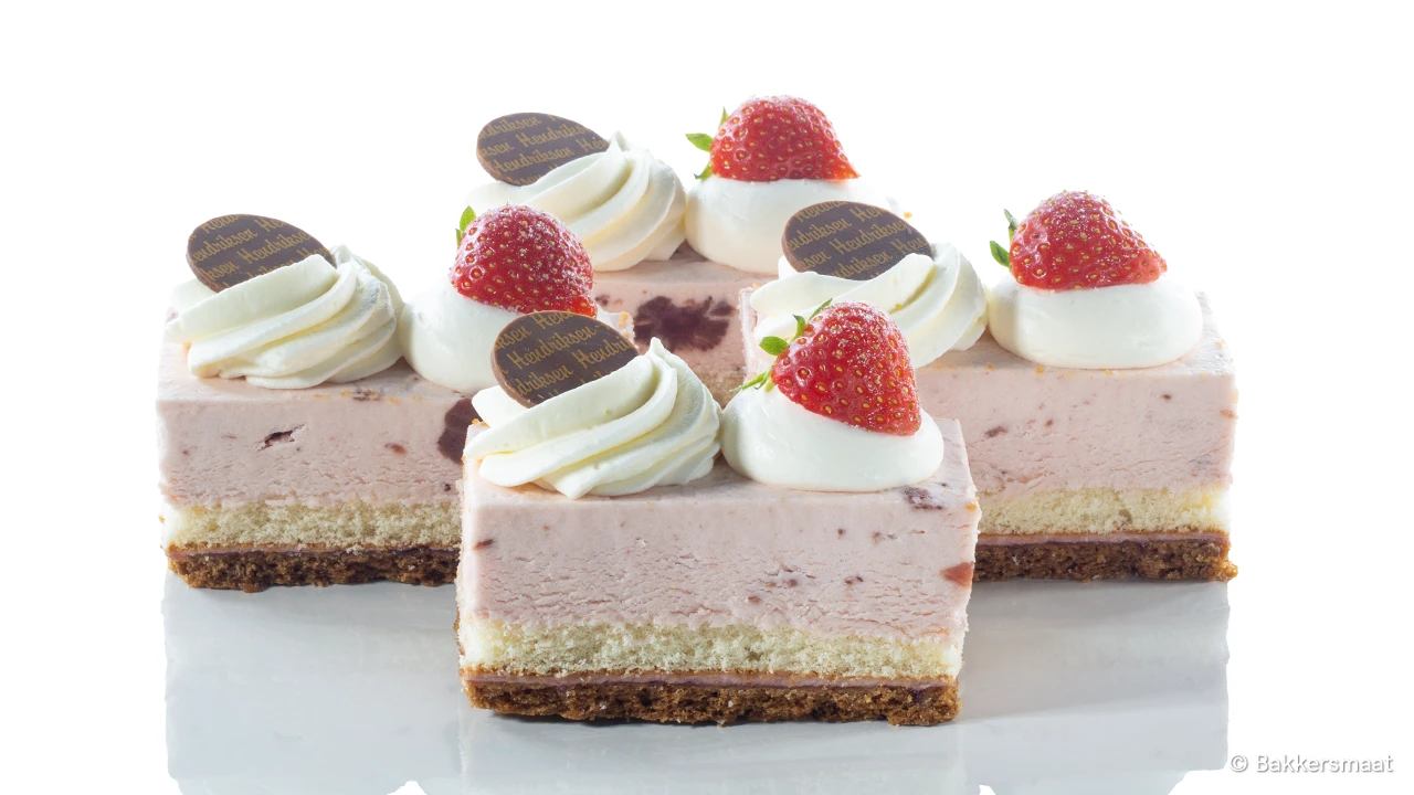 Aardbeibavarois gebak